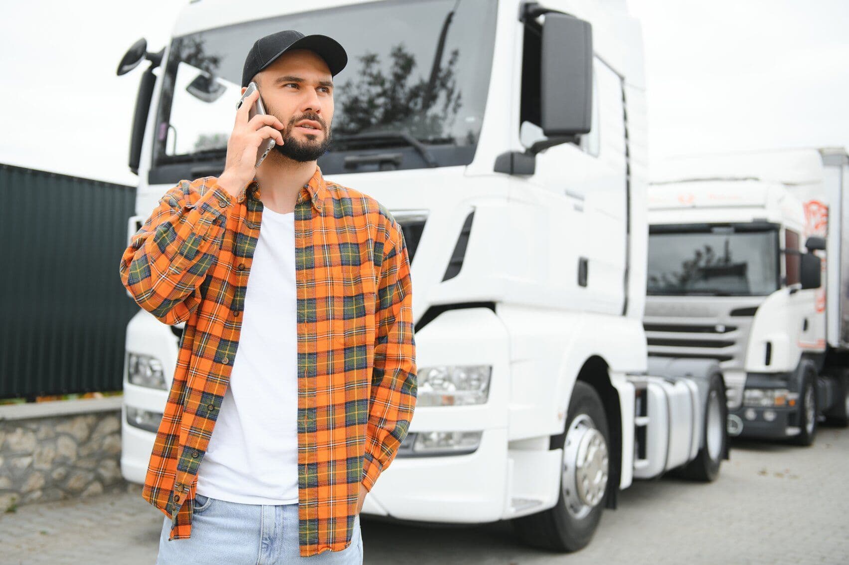 Дальнобойщик за работой Дальнобойщик за работой