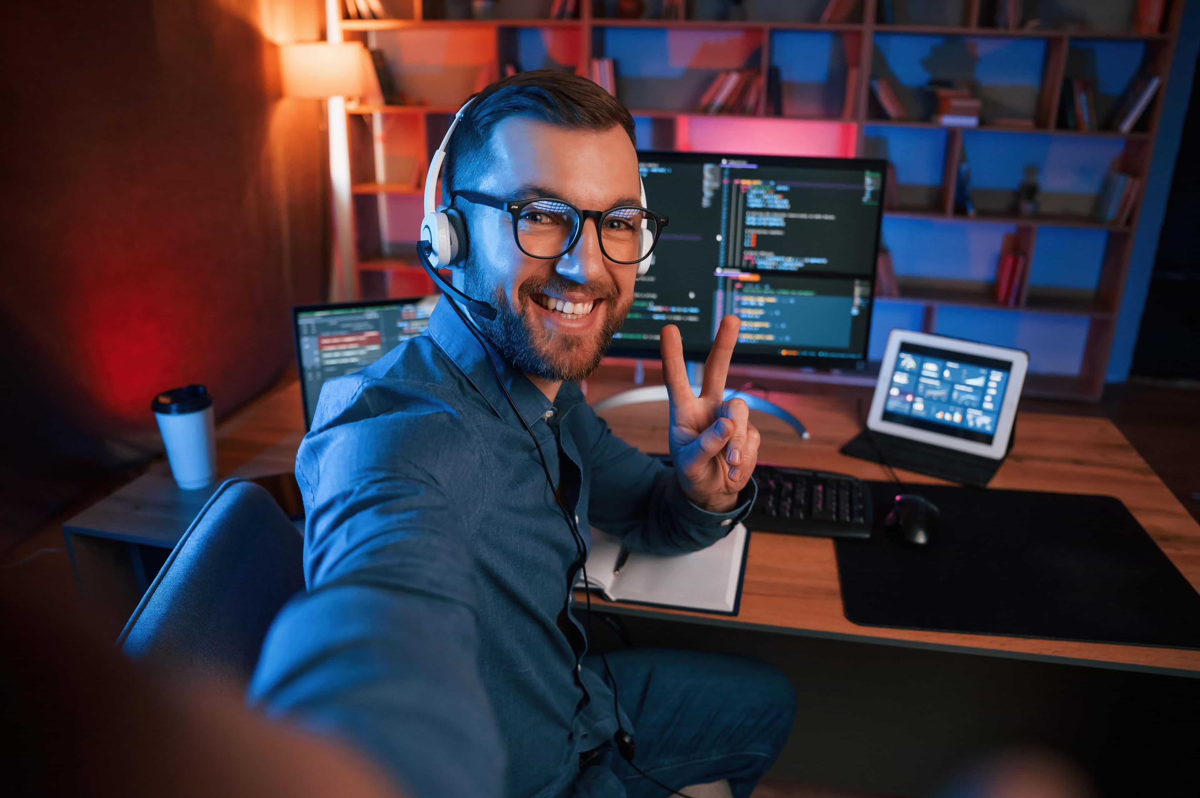 Иллюстрация для статьи Четыре вдохновляющие истории о смене профессии